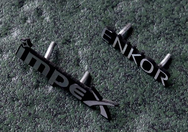 带脚铝合金标牌